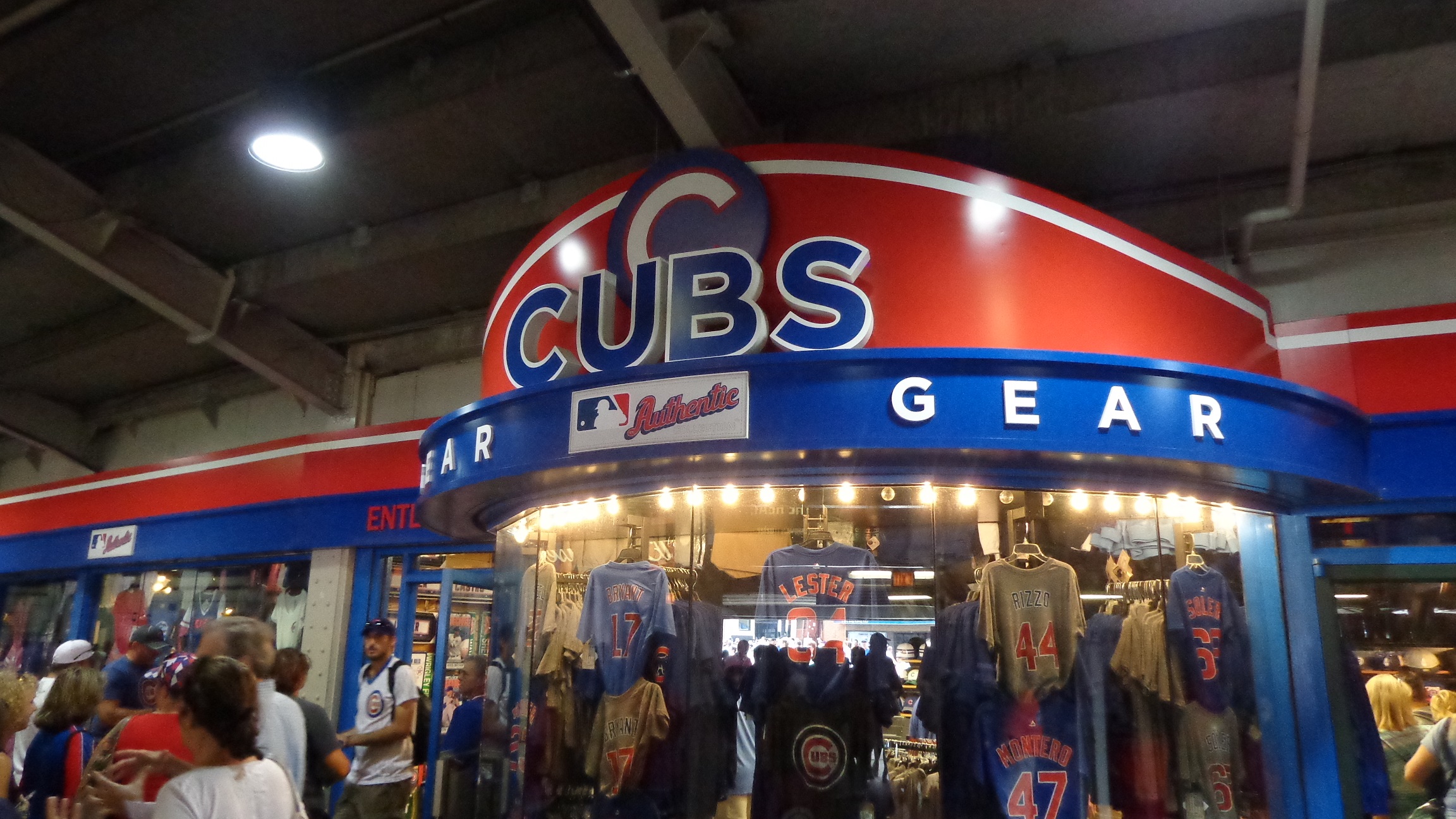 chicago cubs team store